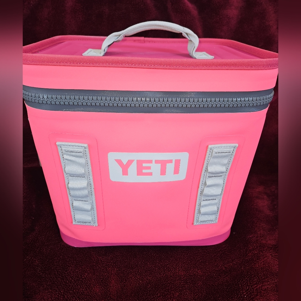 Yeti Hopper 12 (Bimini Pink)
